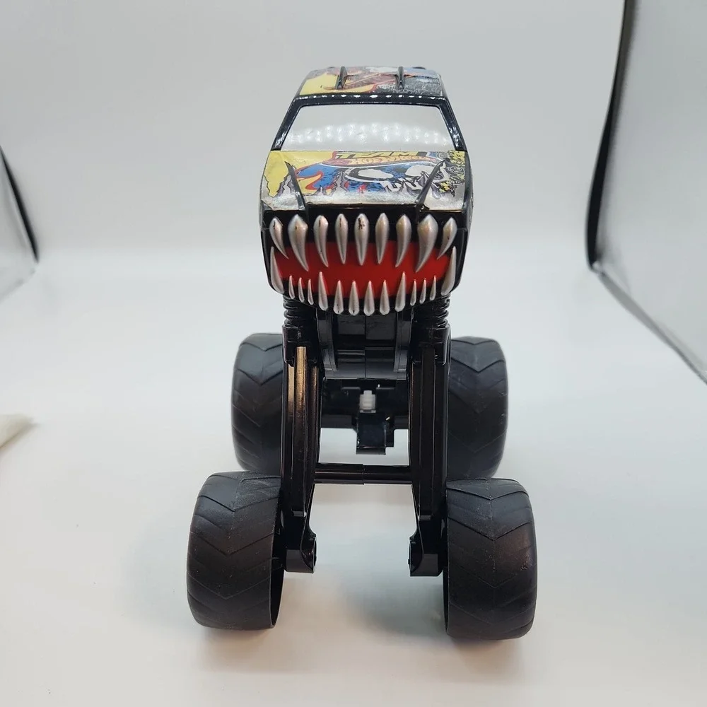 Vintage Hot Wheels Decade of Maximum Destruction Series Mega Air Jumper EUC‎